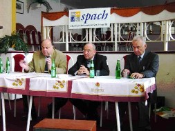 Vbor SPACHu: Dr.J.KOl, Dr.Zb.Dvok, pedseda Dr.L.Knajfl